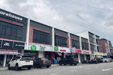 Pusat Komersial Suria (68 Avenue)