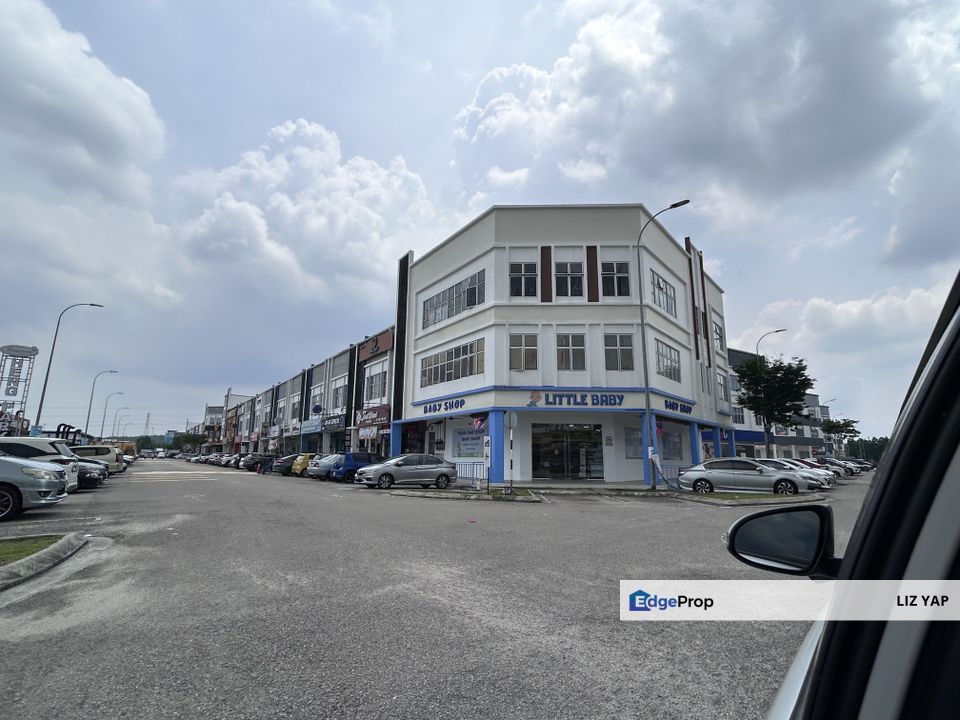 Jalan Kiambang Bandar Indahpura Kulai Vervocity Near Commue Mall, Johor, Kulai
