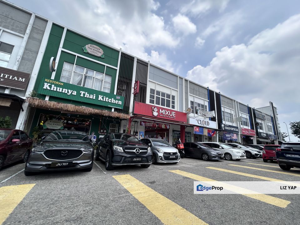 Jalan Kiambang Bandar Indahpura Kulai Vervocity Near Commue Mall, Johor, Kulai