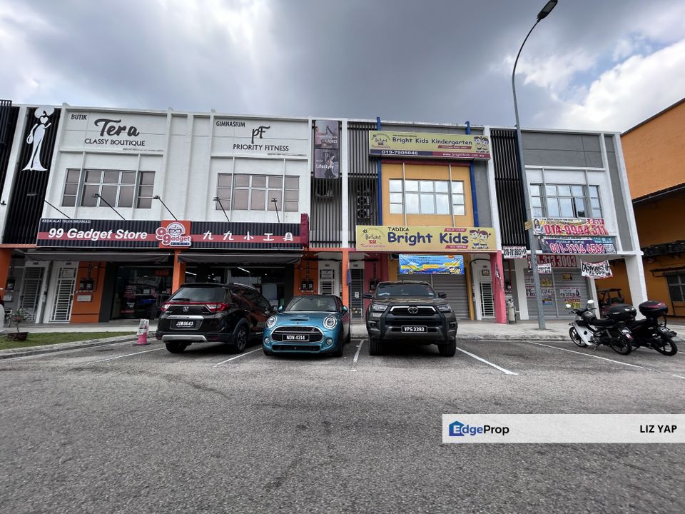 Jalan Kiambang Bandar Indahpura Kulai Vervocity Near Commue Mall, Johor, Kulai