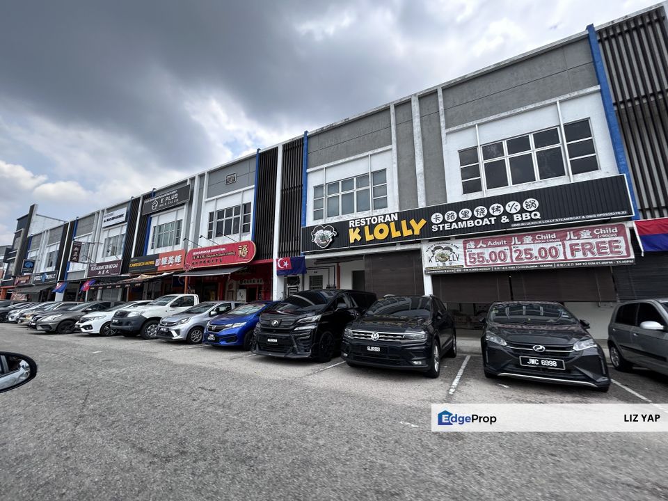 Jalan Kiambang Bandar Indahpura Kulai Vervocity Near Commue Mall, Johor, Kulai