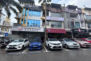 Jalan Sutera Tanjung