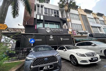 Jalan Sutera Tanjung