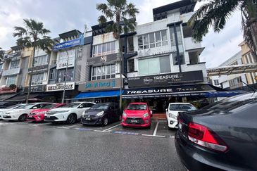 Jalan Sutera Tanjung