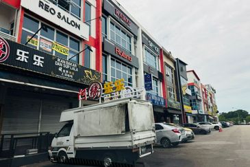 Taman Mount Austin Commercial