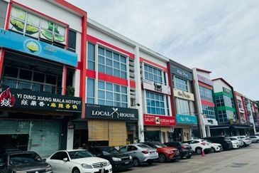 Taman Mount Austin Commercial