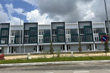 Crest @ Austin Emerald 1