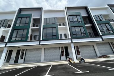 Crest @ Austin Emerald 1