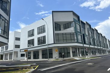 Crest @ Austin Emerald 1