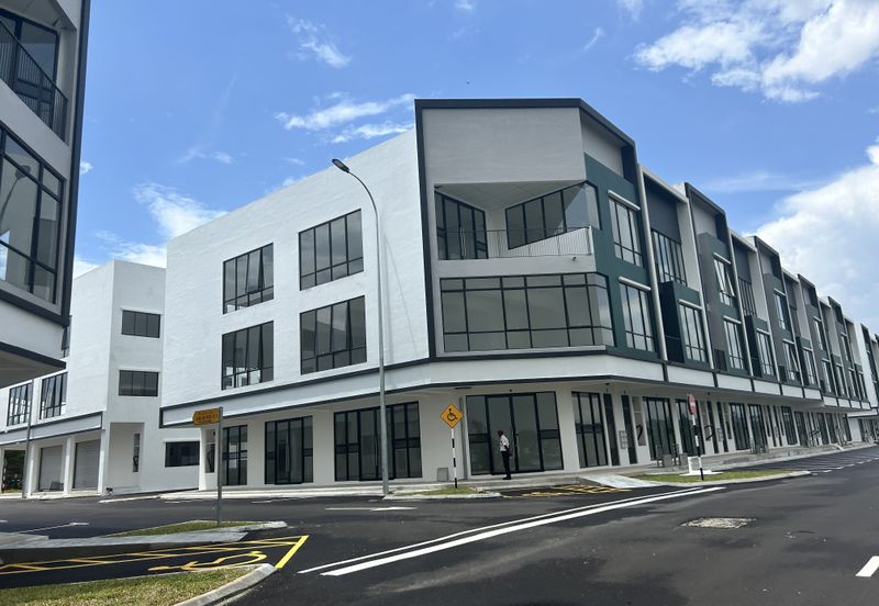 Crest @ Austin Emerald 1