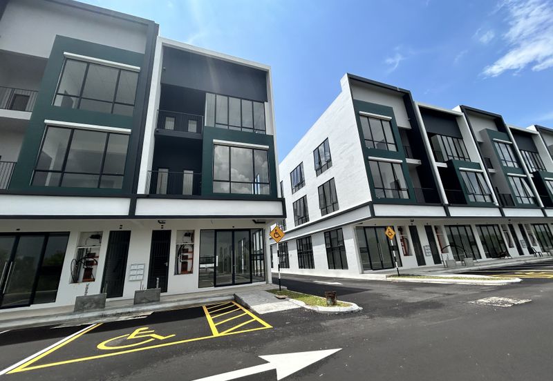 Crest @ Austin Emerald 1