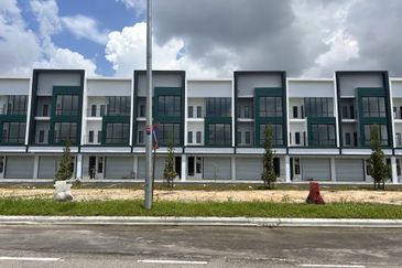 Crest @ Austin Emerald 1