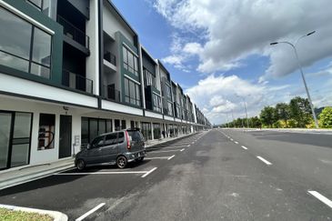 Crest @ Austin Emerald 1