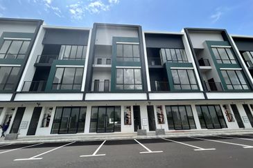 Crest @ Austin Emerald 1