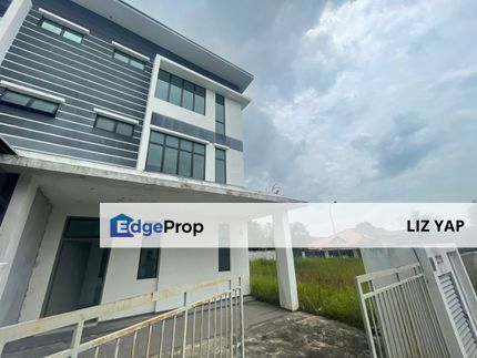Three storey cluster house in Jade Series Taman Mutiara Mas, Johor, Skudai