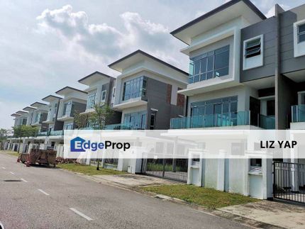 Three storey semi-d house in The Cove Horizon Hills, Johor, Nusajaya