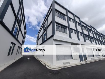 Three storey shoplot in Bandar Cemerlang, Johor, Ulu Tiram