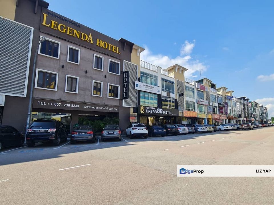 ROI4.9% Three Storey Shop with rooftop in Nusa Bestari nearby TF Mart for sale, Johor, 