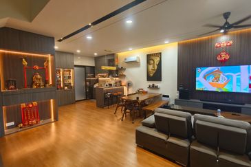 Double storey superlink house in Horizon Hills