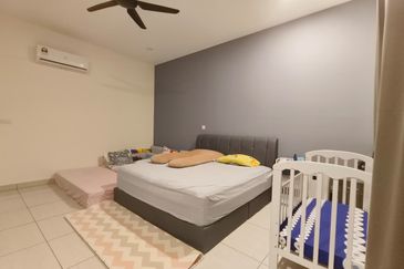 Double storey superlink house in Horizon Hills