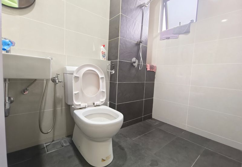 Double storey superlink house in Horizon Hills