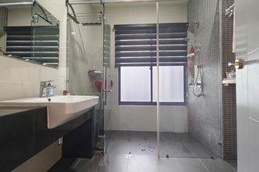 Double storey superlink house in Horizon Hills