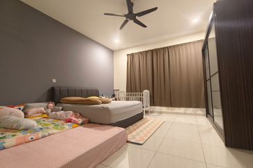 Double storey superlink house in Horizon Hills