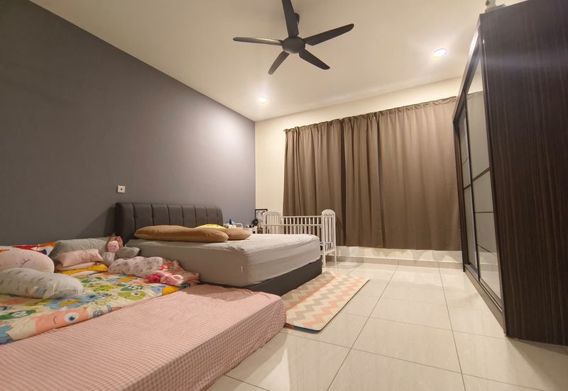 Double storey superlink house in Horizon Hills