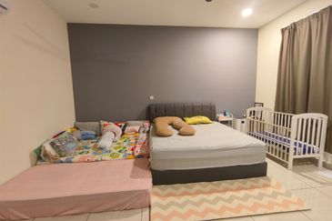 Double storey superlink house in Horizon Hills