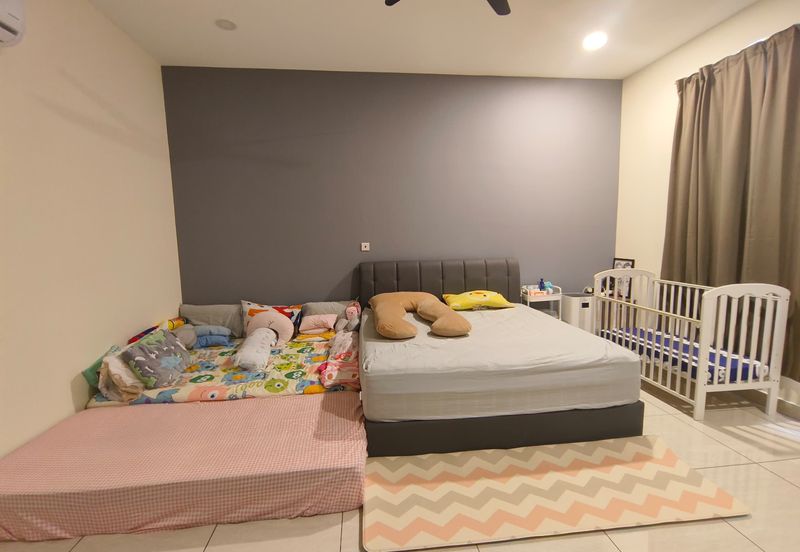 Double storey superlink house in Horizon Hills