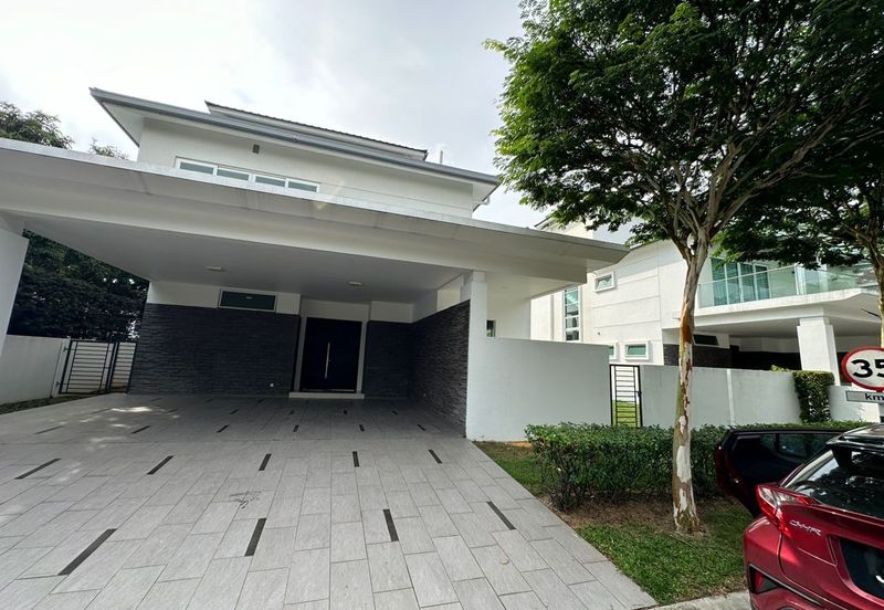 Isola Villa @ Senibong Cove