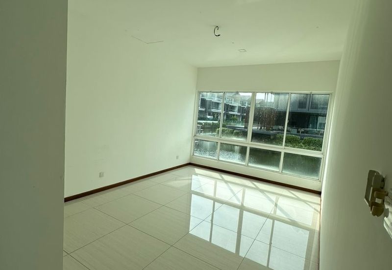 Isola Villa @ Senibong Cove