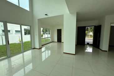 Isola Villa @ Senibong Cove