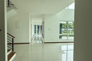 Isola Villa @ Senibong Cove