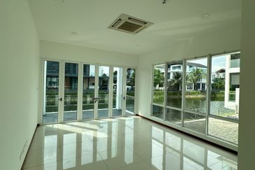 Isola Villa @ Senibong Cove