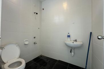 Double Storey Cluster House in Setia Tropika 9