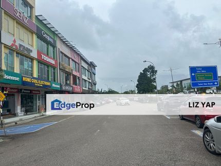 Three storey shoplot in Taman Universiti, Johor, Skudai