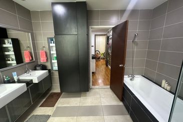 WaterEdge Residences