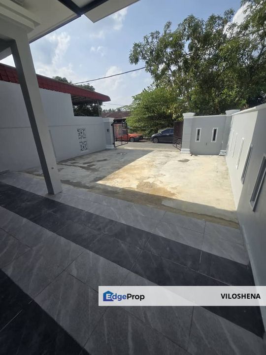 Single storey end lot at Bandar Putra, Kulai, JB, Pahang, Kuantan