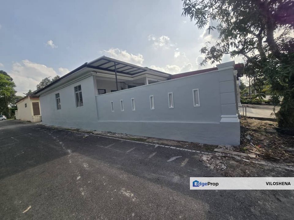 Single storey end lot at Bandar Putra, Kulai, JB, Pahang, Kuantan
