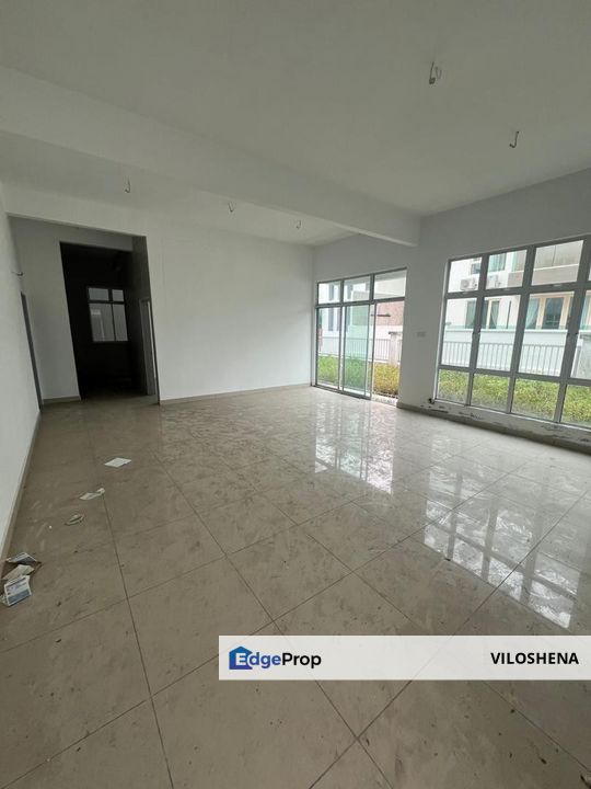 DOUBLE STOREY CLUSTER END LOT AT KANGKAR PULAI, Johor, Kangkar Pulai