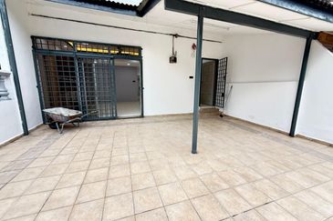 Jalan Bunga Dahlia 7