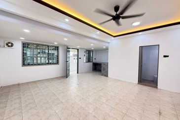 Jalan Bunga Dahlia 7