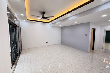 Jalan Bunga Dahlia 7