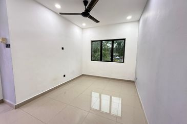 Jalan Bunga Dahlia 7