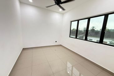 Jalan Bunga Dahlia 7