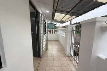 Jalan Bunga Dahlia 7