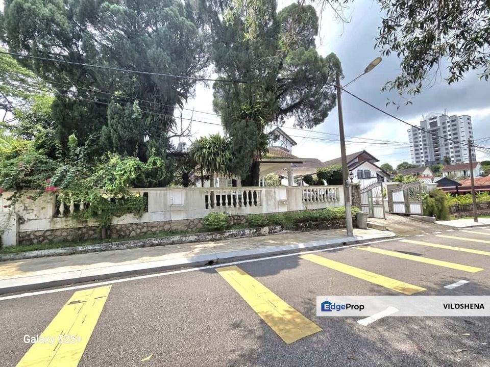 Bungalow at Taman Nong Chik, JB, Johor, Johor Bahru
