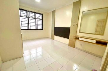 Villa Krystal, Bandar Selesa Jaya