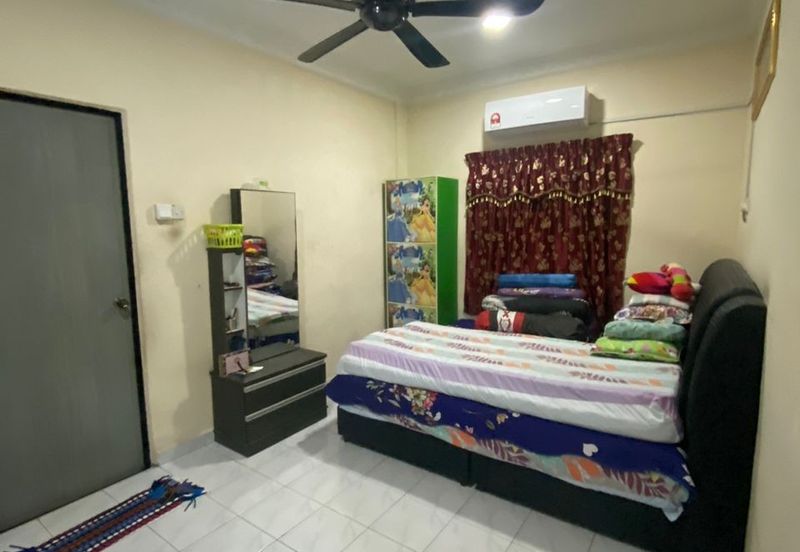 Lily & Jasmine Apartment